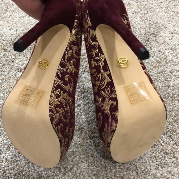 Brand New Bebe Burgundy and Gold Heels - Picture 4 of 4